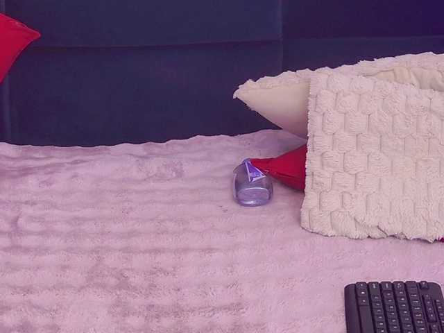 BlondieEve live cam on BongaCams