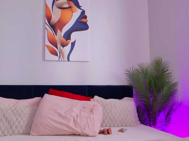 BlondieEve, live now on BongaCams