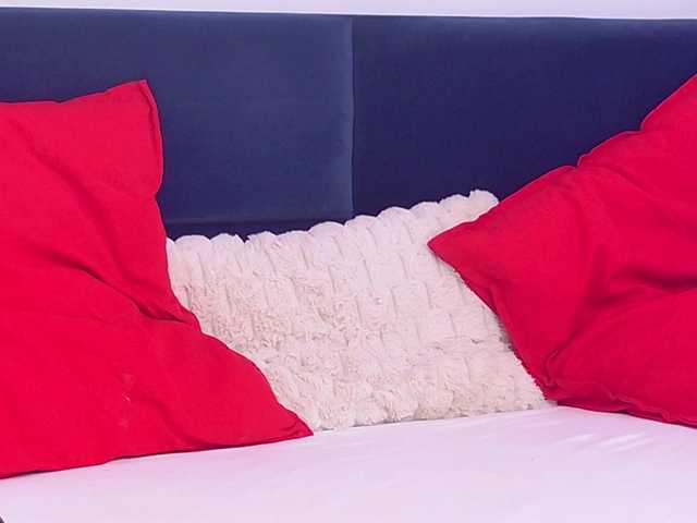 BlondieEve live cam on BongaCams