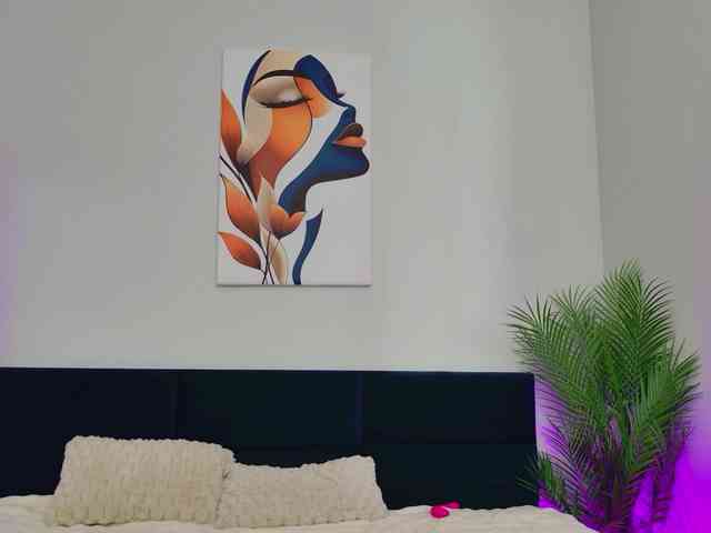 Model: BlondieEve
