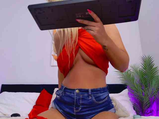 BlondieEve