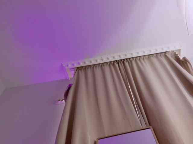 BlondieEve webcam