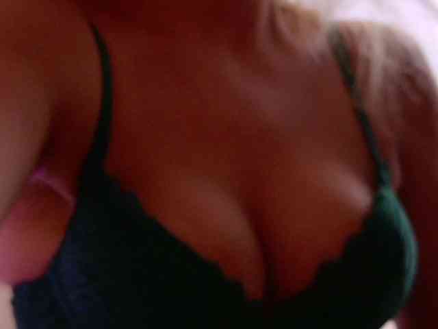 Model: BlondieEve