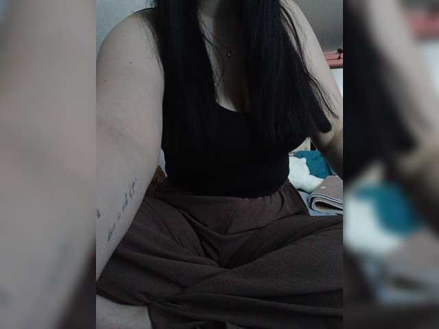 Milana1169 live cam on BongaCams