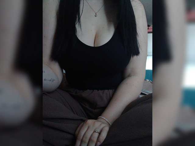 Milana1169 live cam on BongaCams