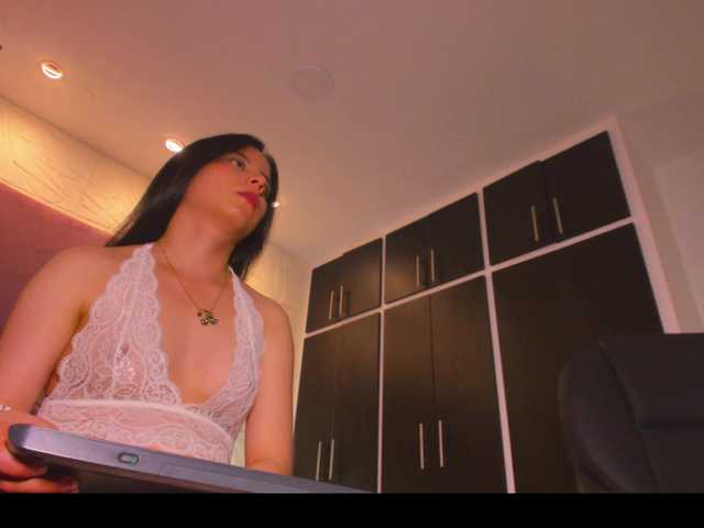 sol-angel live cam on BongaCams