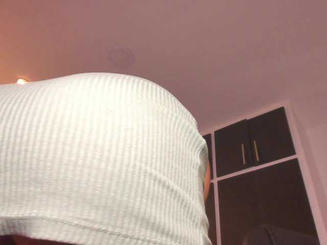 sol-angel live cam on BongaCams