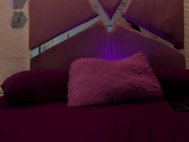 sol-angel live cam on BongaCams