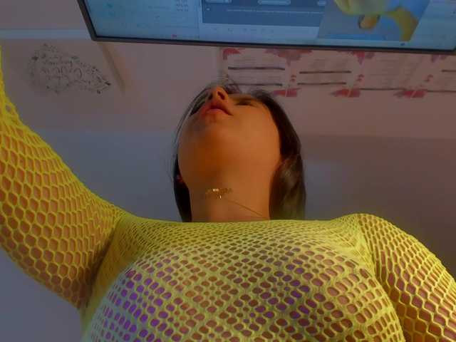 sol-angel live cam on BongaCams