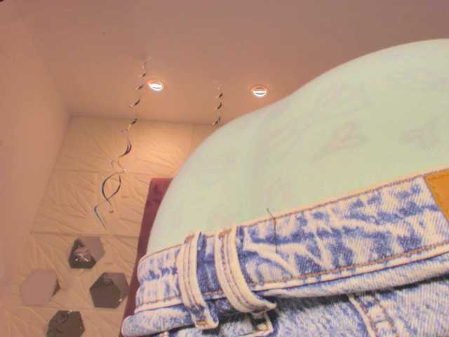 sol-angel live cam on BongaCams