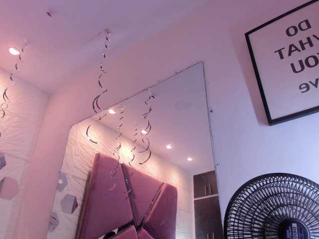 sol-angel live cam on BongaCams