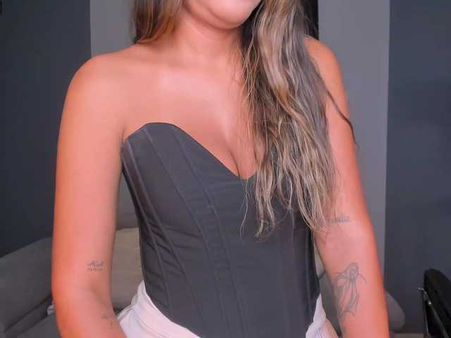 SophieWatsonX's BongaCams show and profile