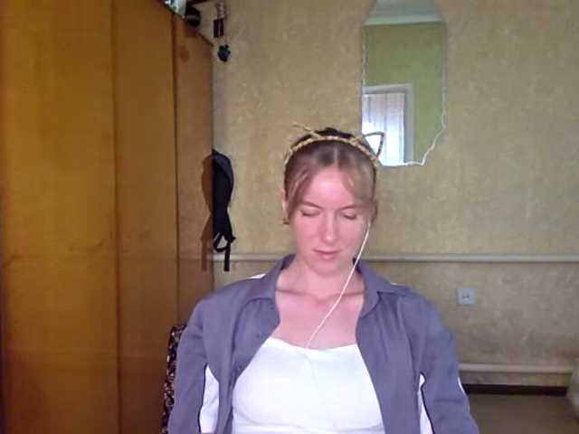 le modèle CharissePopowski est en webcam porno dans un show sur le site bongacams, il possède les tags suivants: White/Caucasian,Blonde,Shaved