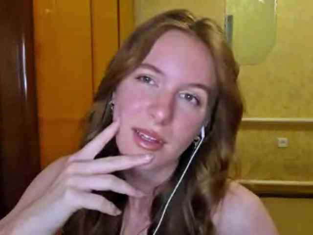 CharissePopowski webcam