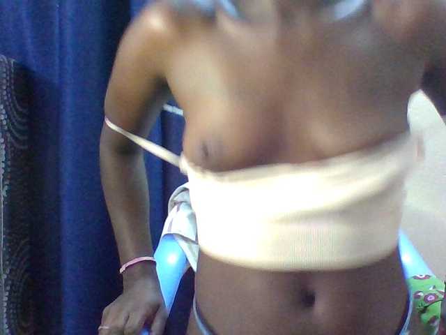 Blackbetty3 live cam on BongaCams