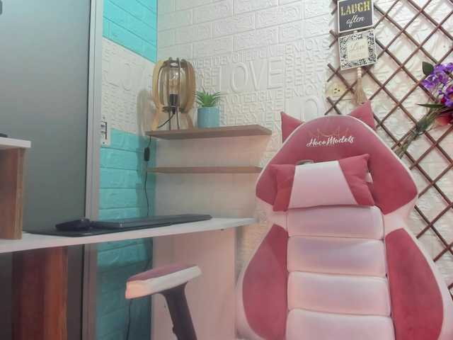 LITTLE-NESSA Live Cam on BongaCams