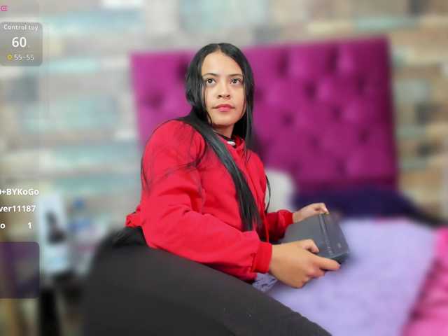 LITTLE-NESSA live cam on BongaCams