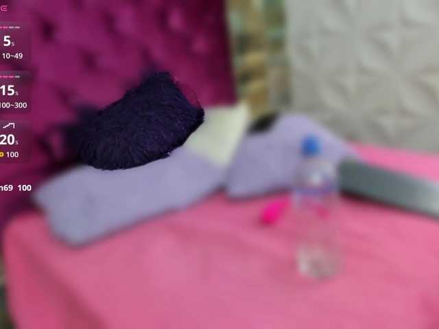 LITTLE-NESSA live cam on BongaCams