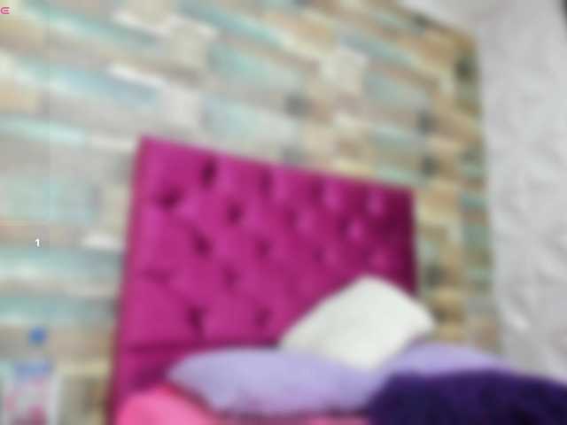 LITTLE-NESSA live cam on BongaCams