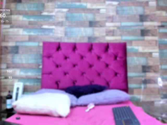 LITTLE-NESSA webcam