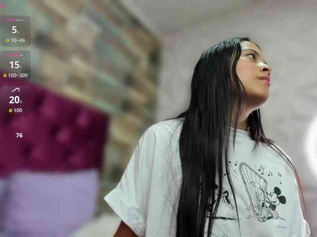 LITTLE-NESSA webcam