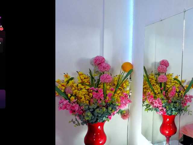 LittleSky's BongaCams show and profile