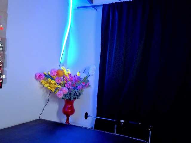 LittleSky live cam on BongaCams