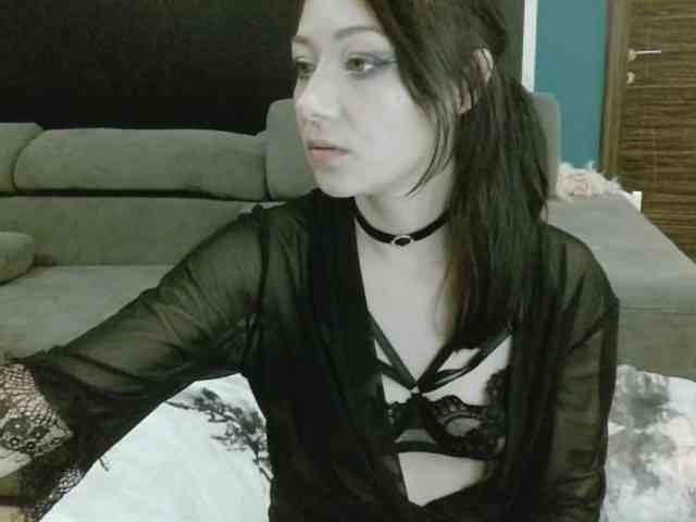 Model: sapphirevelvet