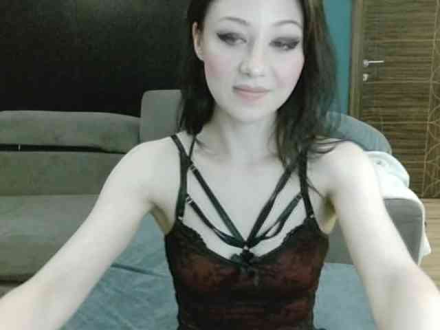 Model: sapphirevelvet