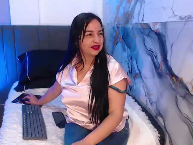 cristalcooper live cam on BongaCams
