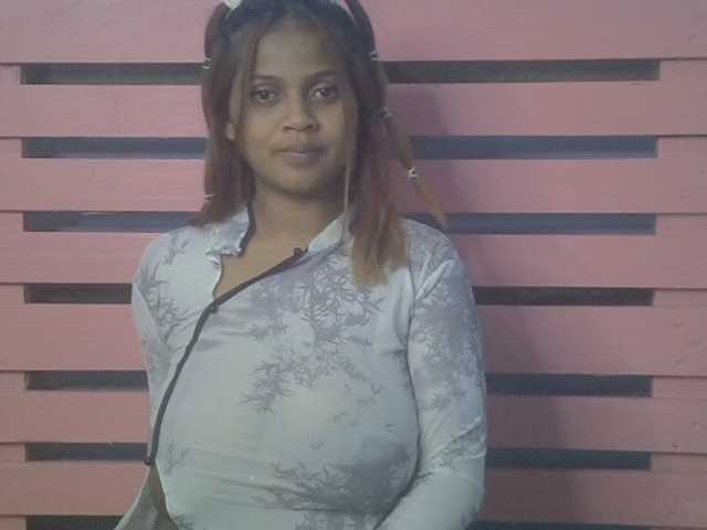 Bellalabelle live cam on BongaCams