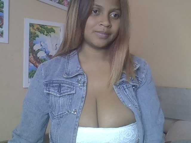 Bellalabelle live cam on BongaCams