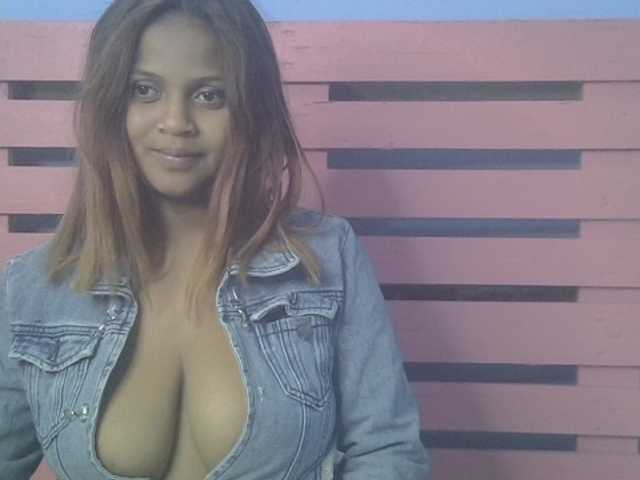 Bellalabelle live cam on BongaCams