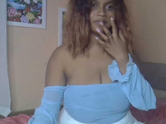 Bellalabelle live cam on BongaCams