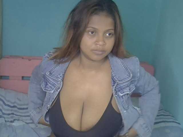 Bellalabelle live cam on BongaCams
