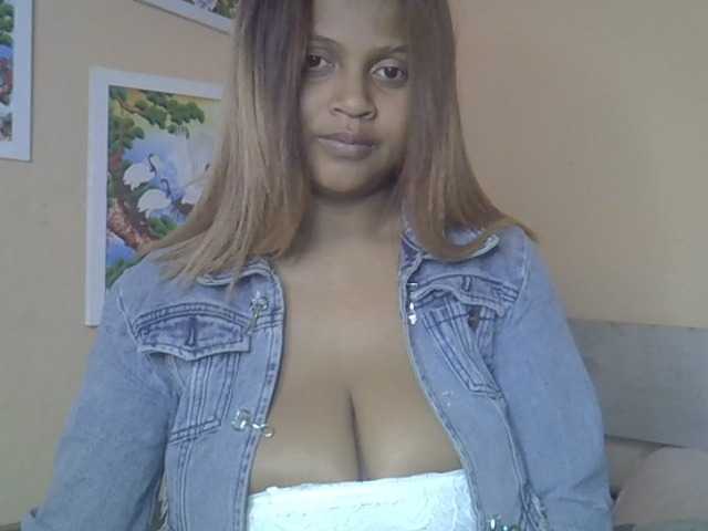 Bellalabelle live cam on BongaCams