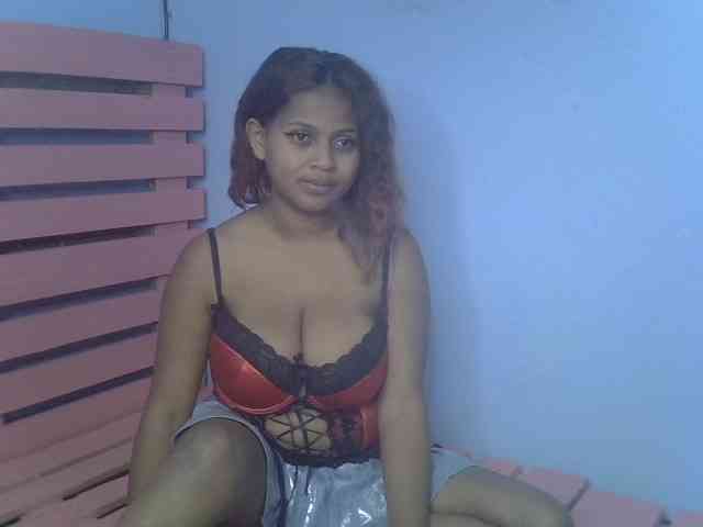 Bellalabelle Live Webcam on BongaCams