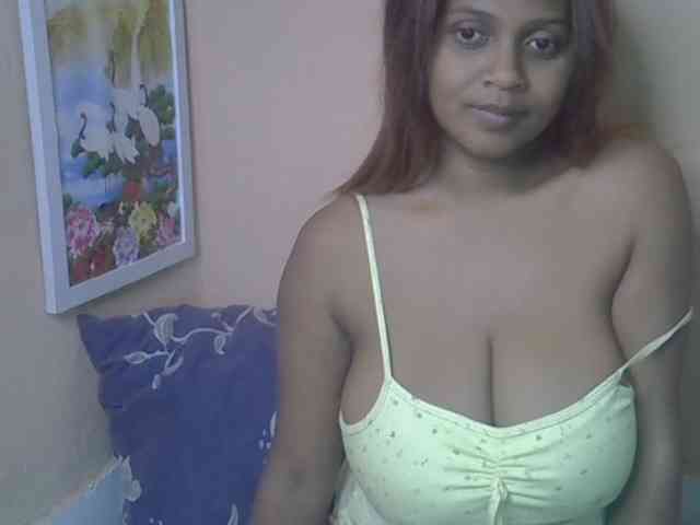 Bellalabelle Live Webcam on BongaCams