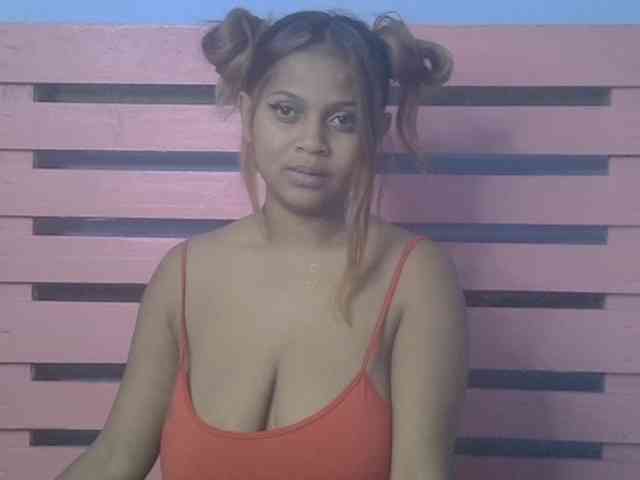 Bellalabelle Live Webcam on BongaCams