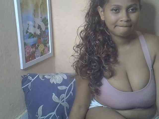 Bellalabelle webcam