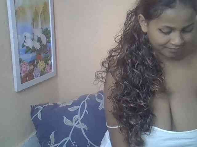 Bellalabelle Live Webcam on BongaCams