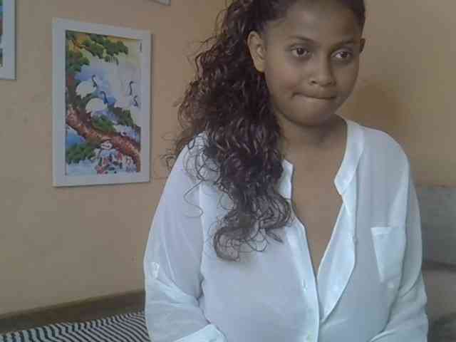 Bellalabelle webcam