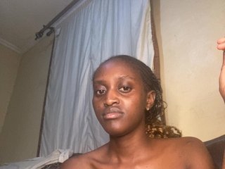 Petite-pretty's Live Webcam
