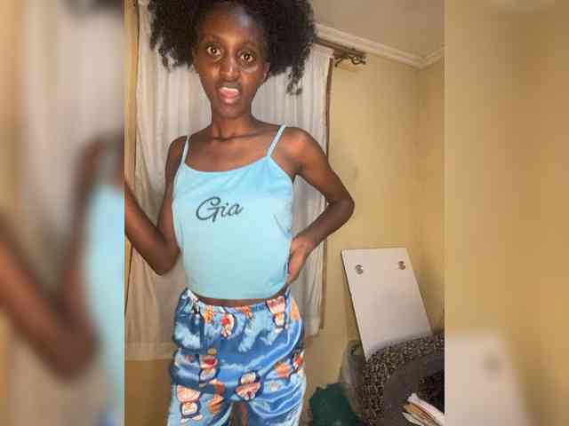 Petite-pretty webcam