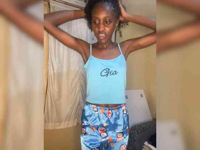 Petite-pretty webcam