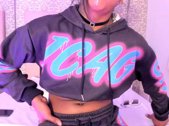 Nahomy-Collins-