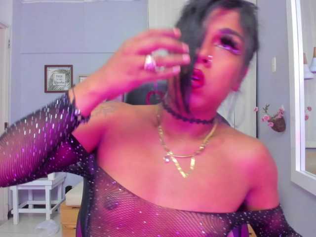 Nahomy-Collins-