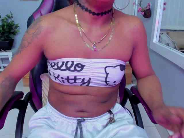 Nahomy-Collins-