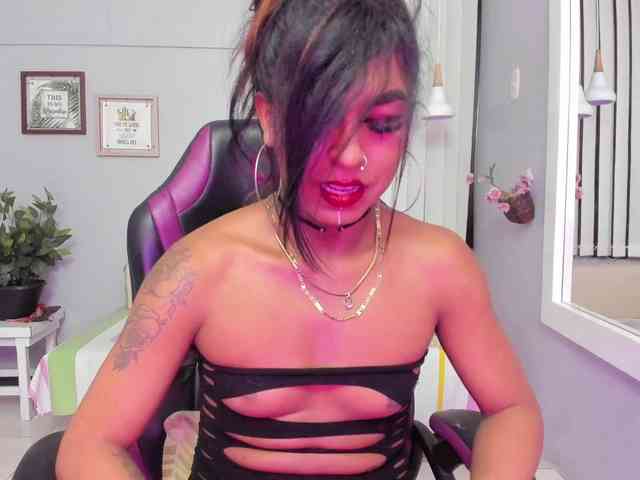 Nahomy-Collins-