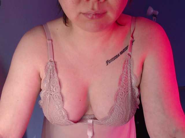 Albina-SeXXXova's BongaCams show and profile